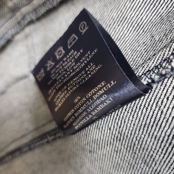 Authentic Burberry Denim Jacket - Picture 13 of 15
